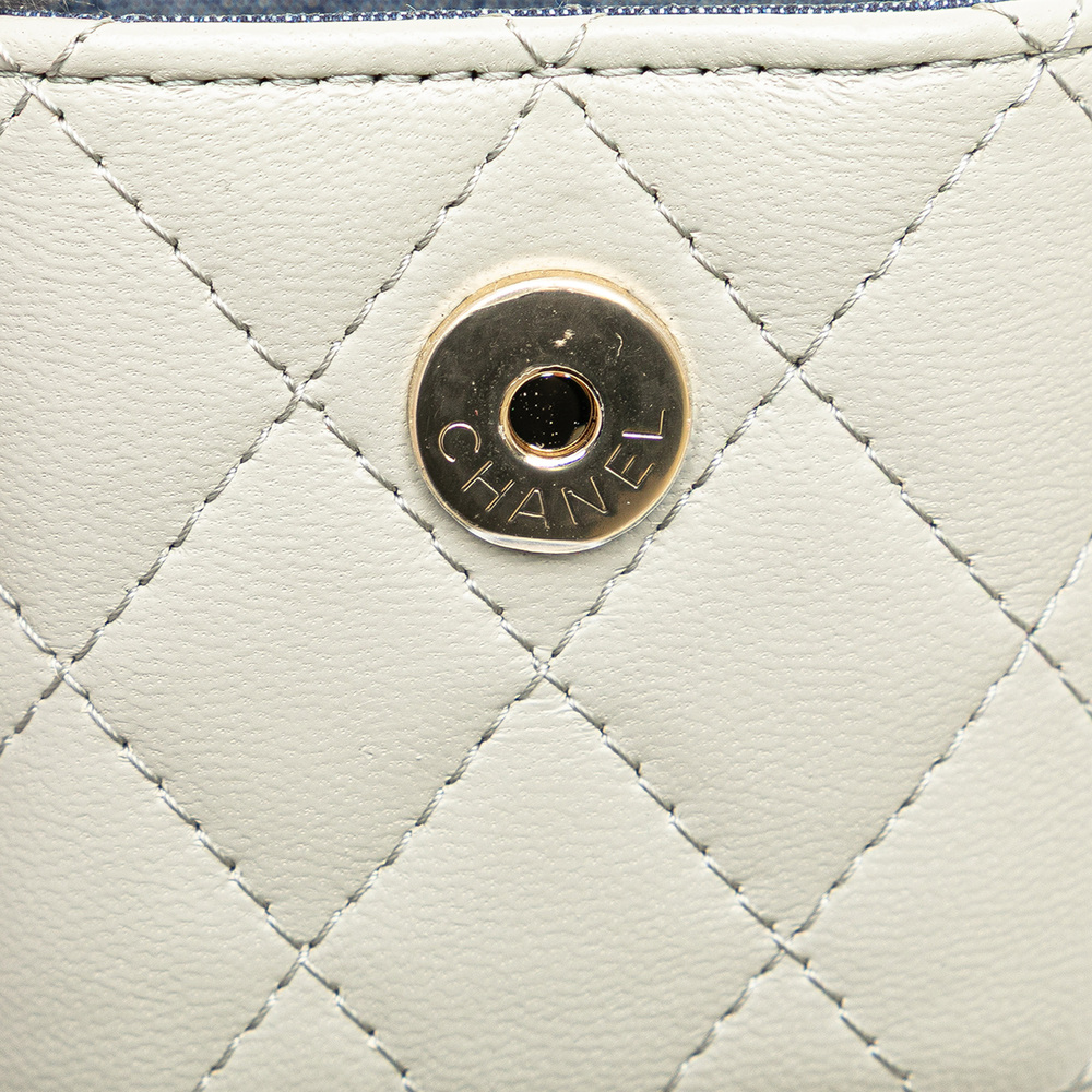 Pre-Loved Chanel Mini Lambskin Elegant Chain Vanity Case - Picture 7 of 11